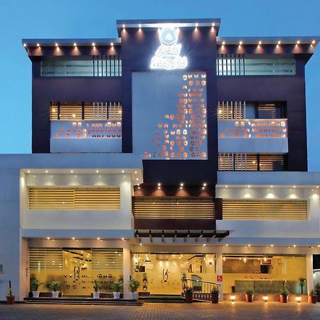Hotel Novark Munnar Kallar Vattiyar Екстериор снимка